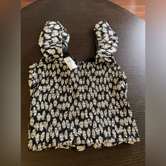 GAP Ruched Floral Top - Picture 4 of 8